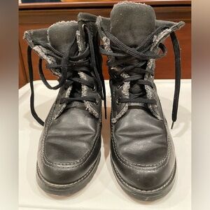 Sporto Black leather furry lined tie up boots size 6.5